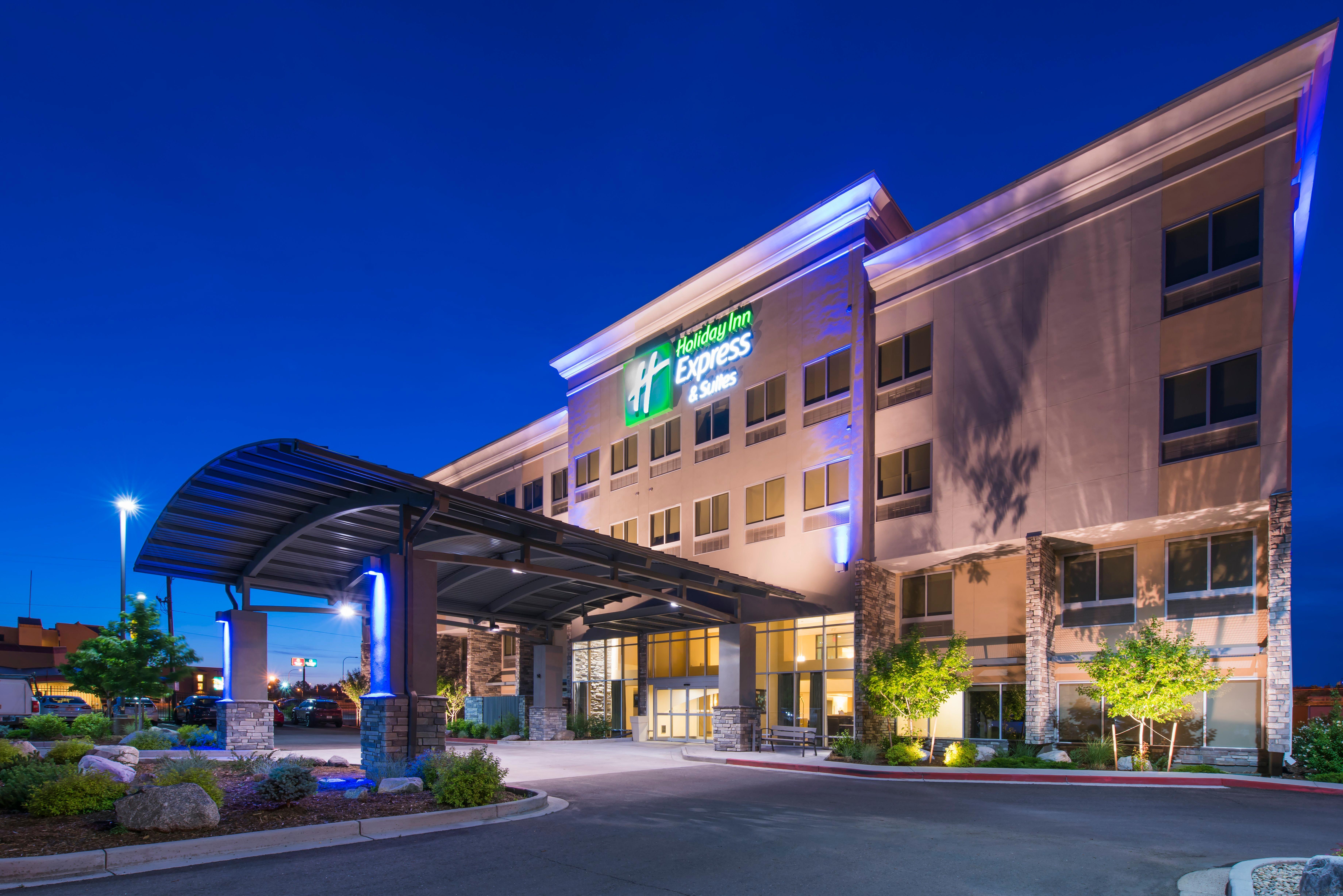 Holiday Inn Express & Suites Colorado Springs Central By Ihg Exterior photo