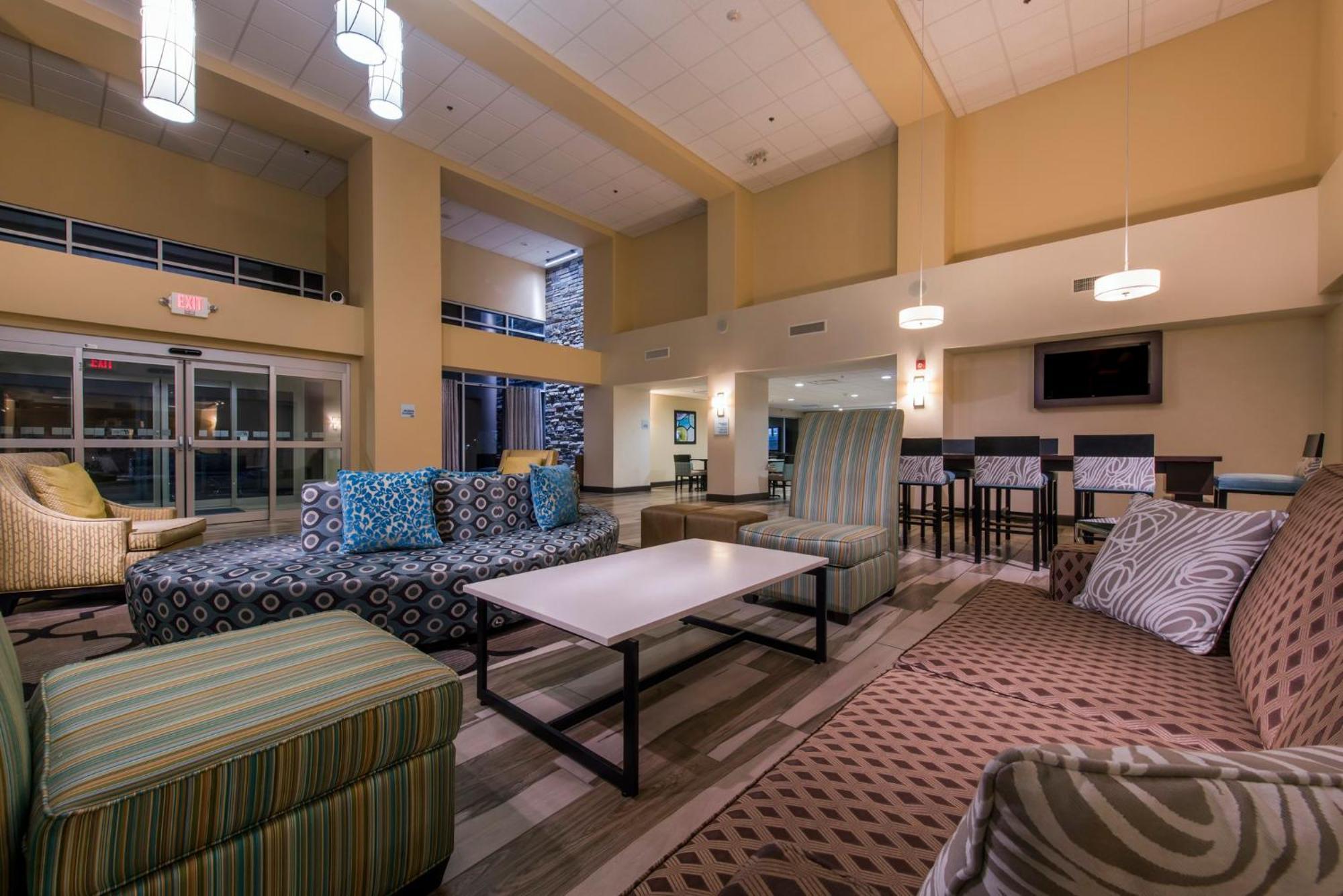 Holiday Inn Express & Suites Colorado Springs Central By Ihg Exterior photo